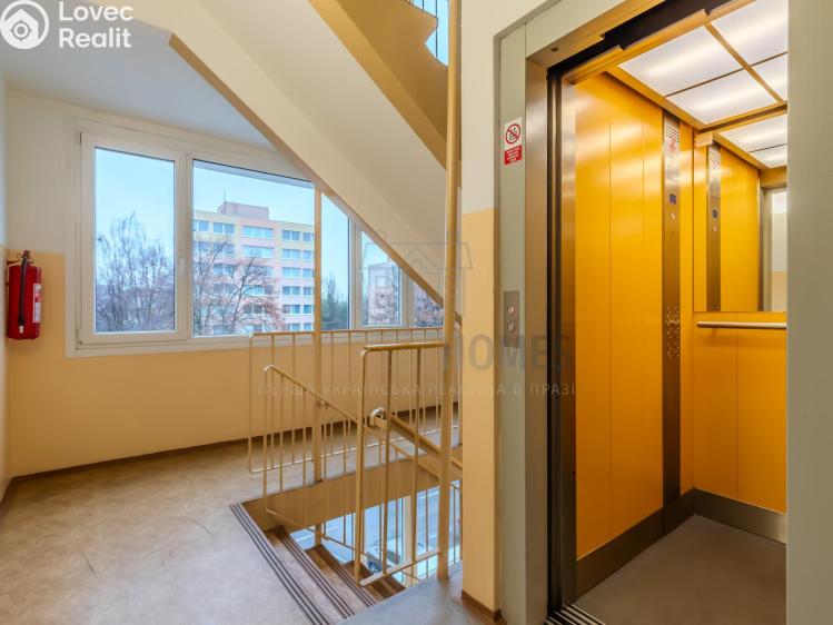 Prodej bytu 3+1 Praha, Lovosická č. 26