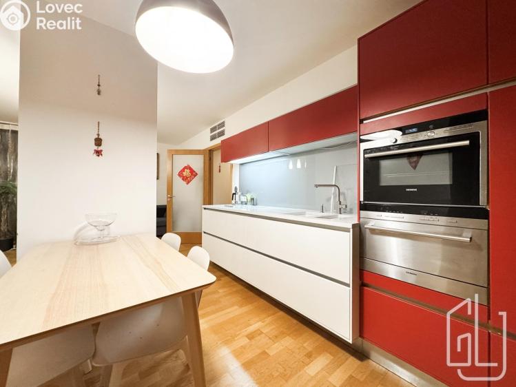 Pronájem bytu 3+KK Praha, Pitterova 2855/7 č. 3