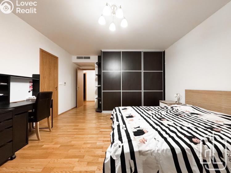 Pronájem bytu 3+KK Praha, Pitterova 2855/7 č. 9