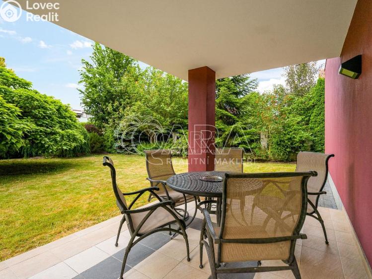 Продаж сімейного будинку Praha, V louce 780/12 č. 11