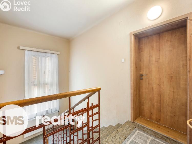 Продаж багатоквартирного будинку Bochoř, Přerovská 115/46 č. 6