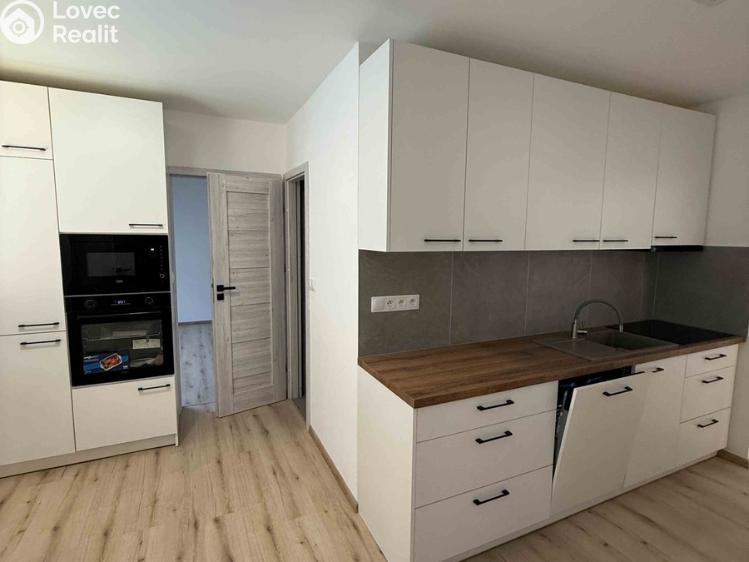 Rent apartment 3+1 Olomouc, Černá cesta 97/33 č. 1