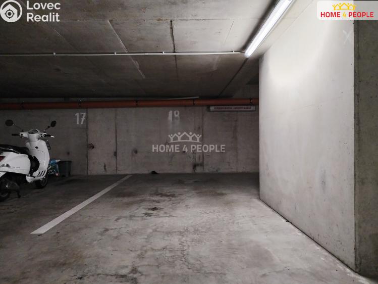 Pronájem garáže Praha-Běchovice, Mladých Běchovic č. 2