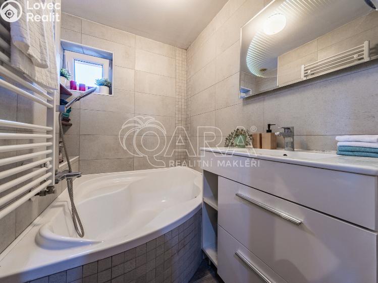 Продаж сімейного будинку Měrunice č. 36