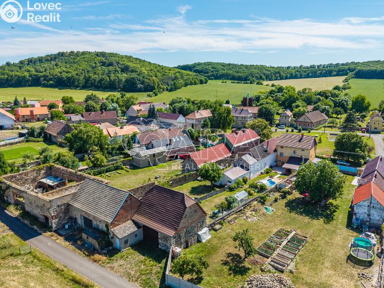 Продаж сімейного будинку Měrunice č. 26