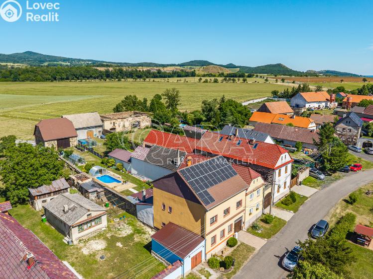 Prodej rodinného domu Měrunice č. 17