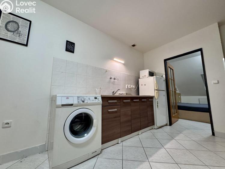 Rent apartment 2+KK Praha, U Santošky 933/20 č. 5