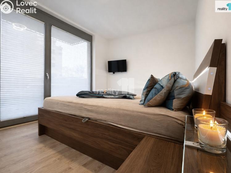 Pronájem bytu 3+KK Praha 9, Ivana Hlinky č. 8