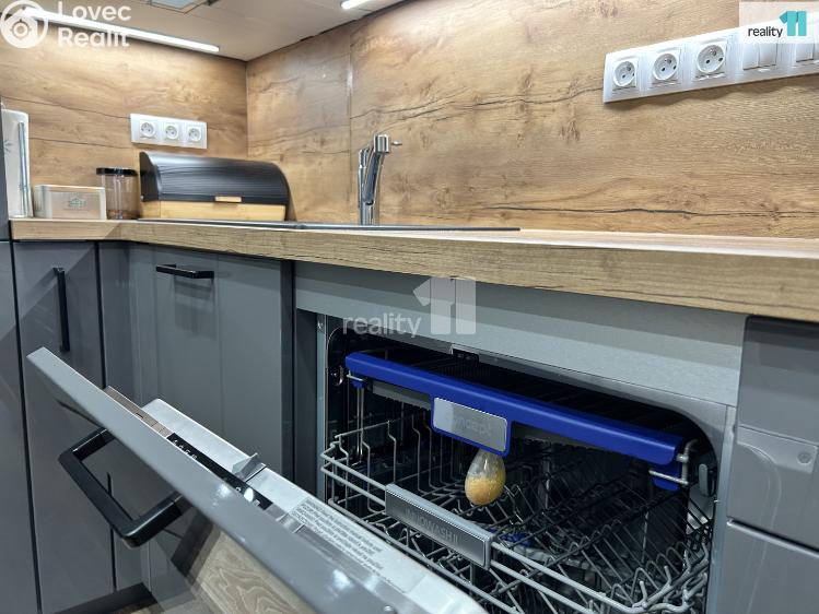 Pronájem bytu 3+KK Praha 9, Ivana Hlinky č. 12