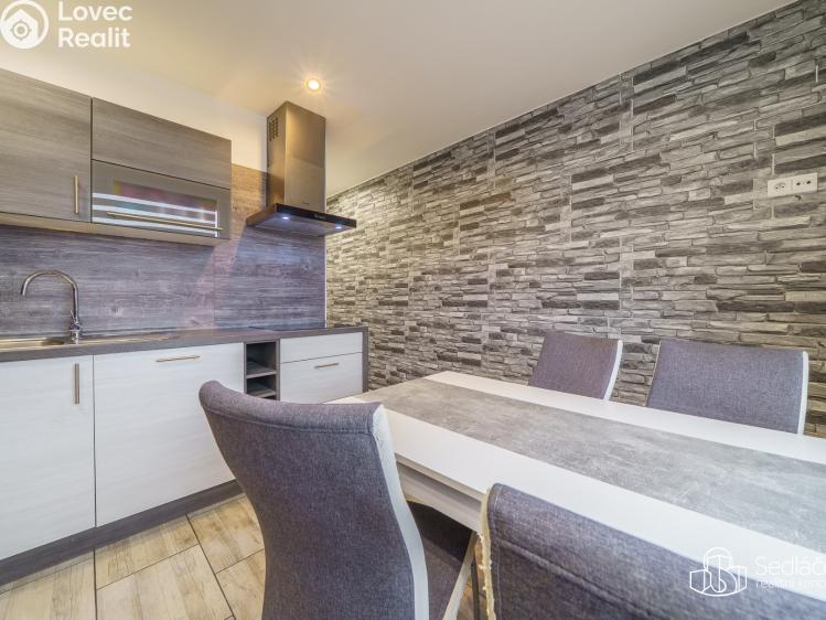 Продаж квартири 3+1 Sokolov, Spartakiádní č. 3