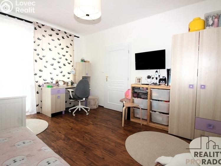 Prodej bytu 3+1 Znojmo, Dukelských bojovníků č. 2