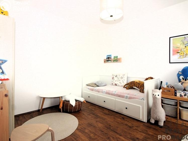 Prodej bytu 3+1 Znojmo, Dukelských bojovníků č. 8