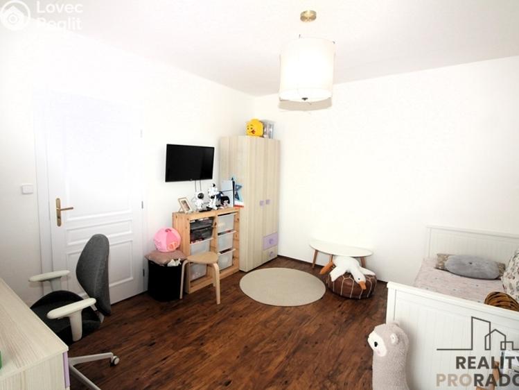 Prodej bytu 3+1 Znojmo, Dukelských bojovníků č. 9