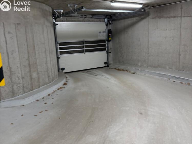 Pronájem garážového stání Praha, Poděbradská č. 1