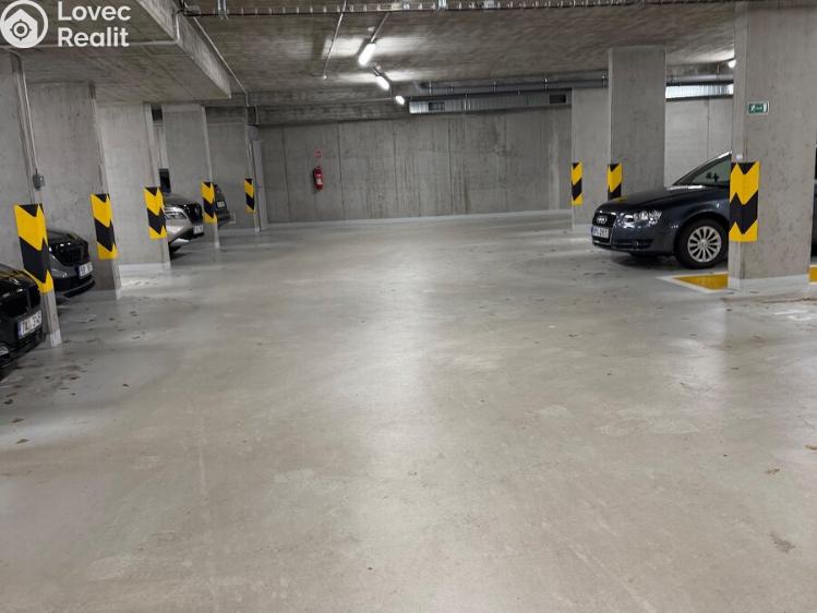 Pronájem garážového stání Praha, Poděbradská č. 2