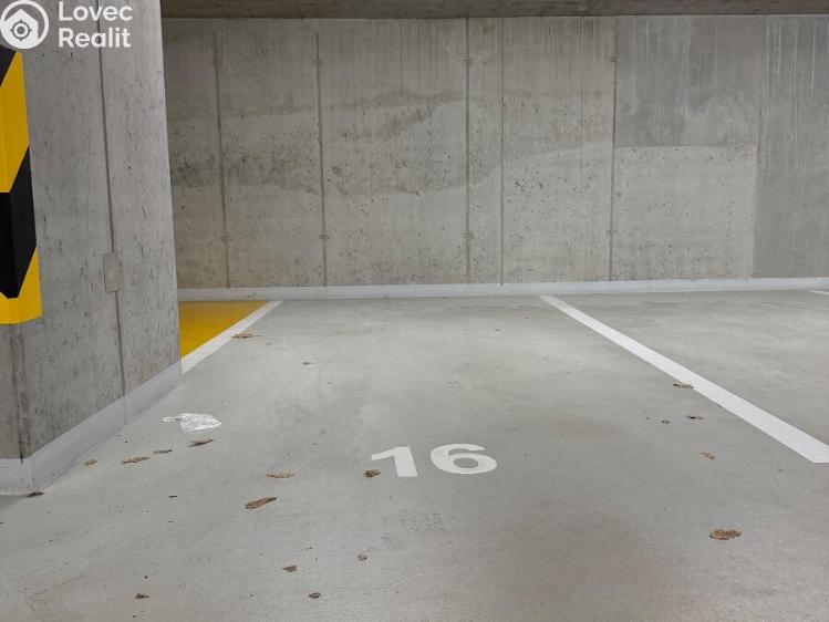 Pronájem garážového stání Praha, Poděbradská č. 3