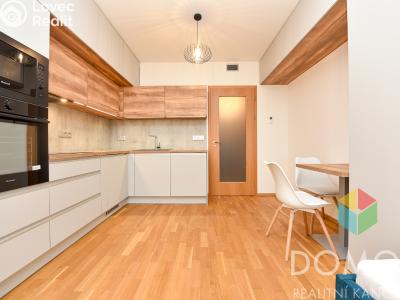 Pronájem bytu 1+KK Praha, Smržových č. 5