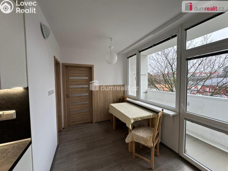 Pronájem bytu 3+1 Chomutov, Bezručova č. 7