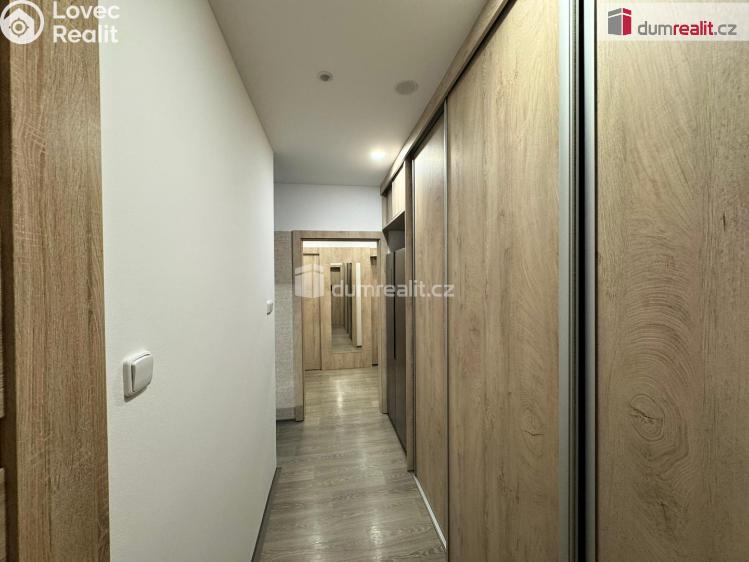 Pronájem bytu 3+1 Chomutov, Bezručova č. 11