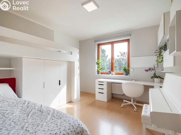 Pronájem bytu 3+KK Praha, Prorektorská 672/6 č. 10