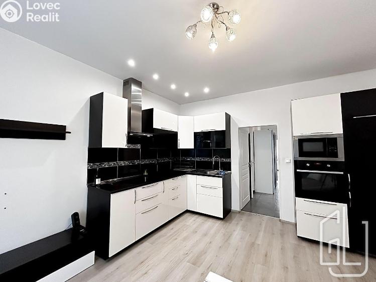 Pronájem bytu 3+KK Praha č. 1