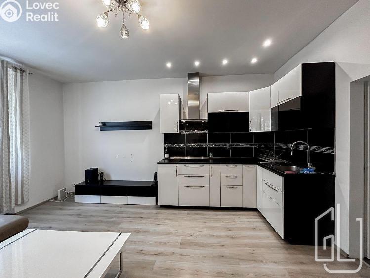 Pronájem bytu 3+KK Praha č. 4