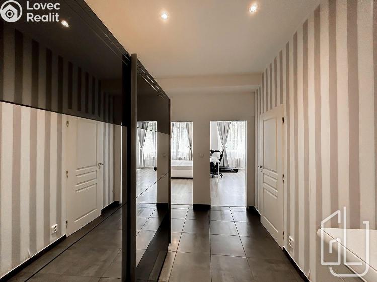 Pronájem bytu 3+KK Praha č. 8