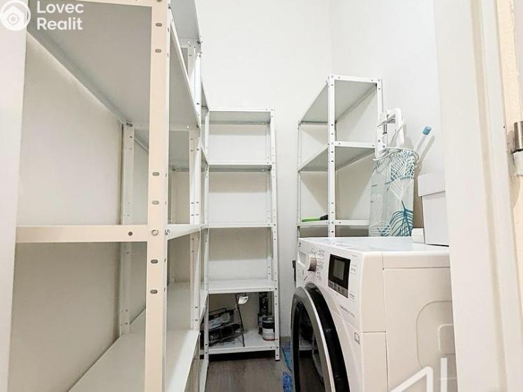 Pronájem bytu 3+KK Praha č. 12