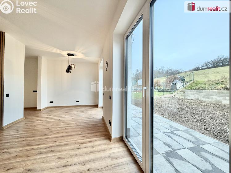 Prodej rodinného domu Velká Jesenice č. 11