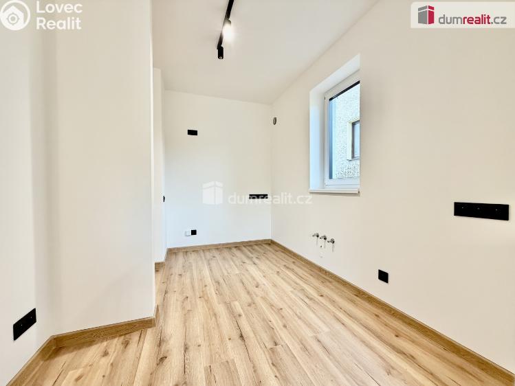 Prodej rodinného domu Velká Jesenice č. 31