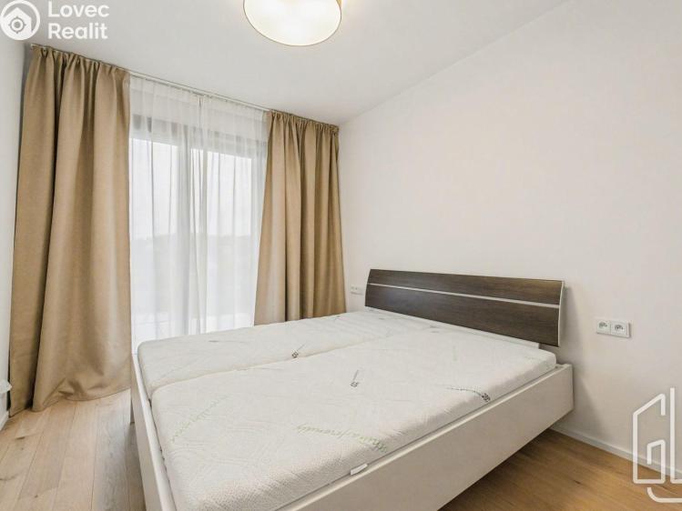 Pronájem bytu 2+KK Praha 4, Modřany, Československého exilu 2424/6 č. 8