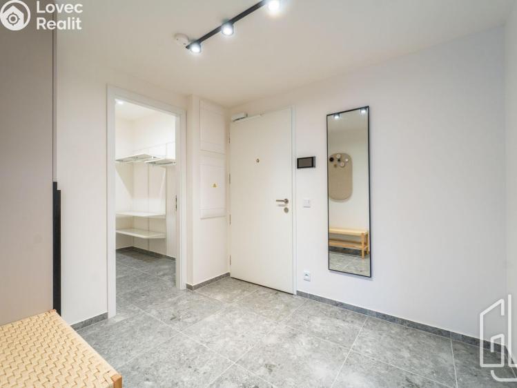 Pronájem bytu 2+KK Praha 4, Modřany, Československého exilu 2424/6 č. 10