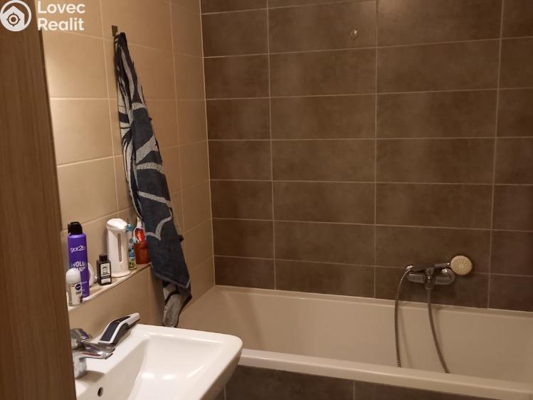 Pronájem bytu 4+KK Praha, Ke kříži č. 3