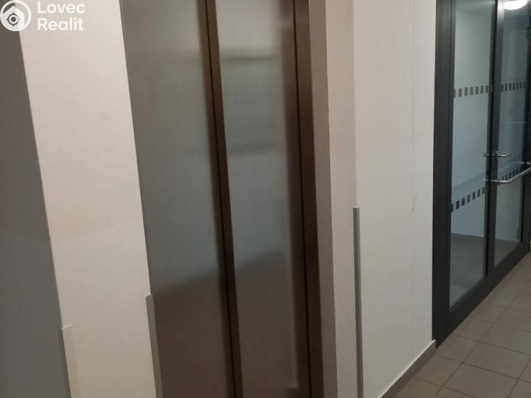 Pronájem bytu 4+KK Praha, Ke kříži č. 12