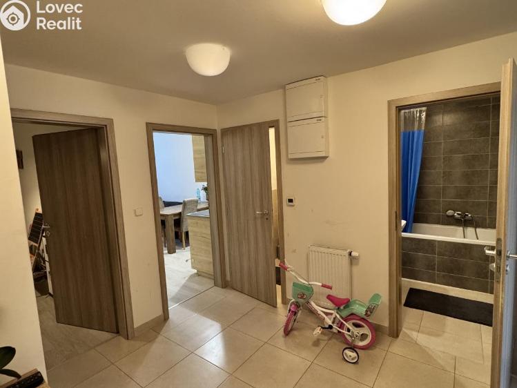 Pronájem bytu 4+KK Praha, Ke kříži č. 5