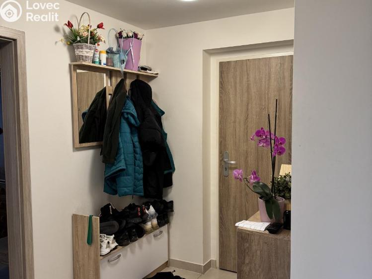 Pronájem bytu 4+KK Praha, Ke kříži č. 12