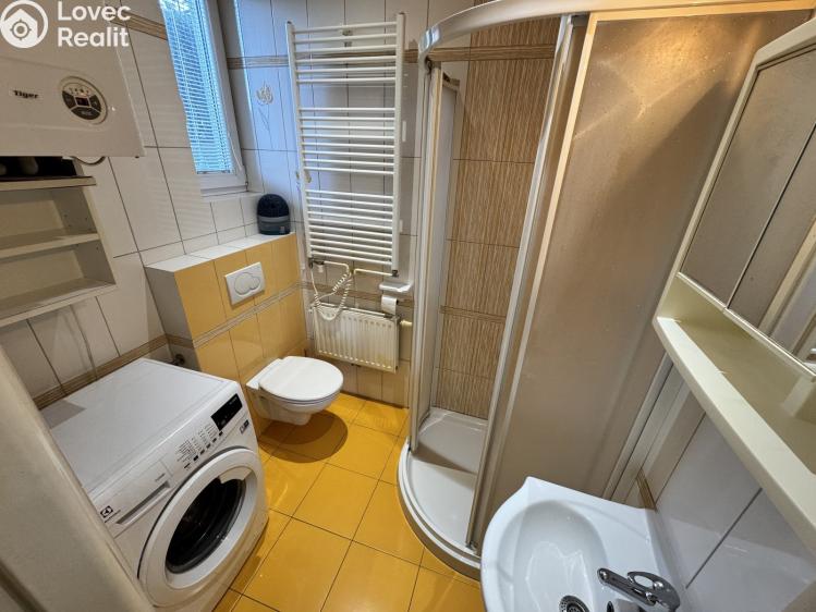 Pronájem bytu 2+KK Zlín, Bratří Sousedíků 3556 č. 3