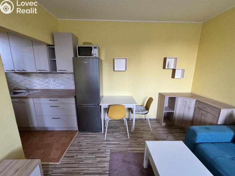 Pronájem bytu 2+KK Zlín, Bratří Sousedíků 3556 č. 7