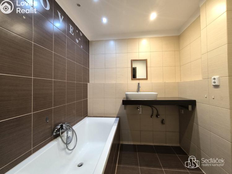 Pronájem bytu 2+1 Sokolov, Heyrovského č. 12