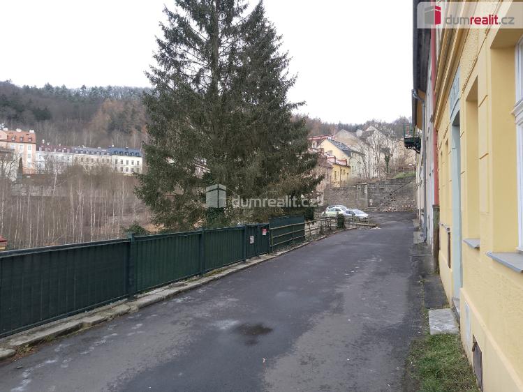 Pronájem bytu 1+1 Karlovy Vary, Petřín č. 28