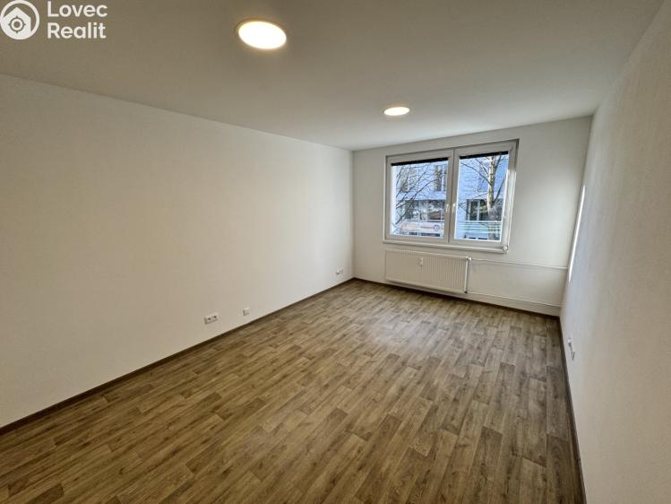 Prodej bytu 1+1 Zlín, Javorová 4529 č. 3