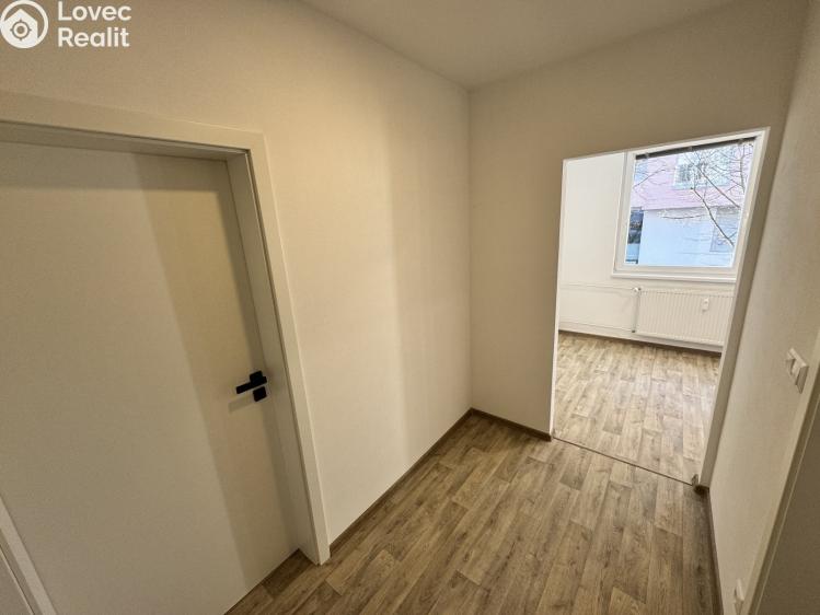 Prodej bytu 1+1 Zlín, Javorová 4529 č. 4