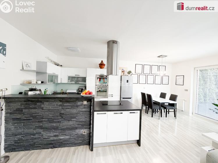 Pronájem rodinného domu Praha-Březiněves, Za sadem č. 4