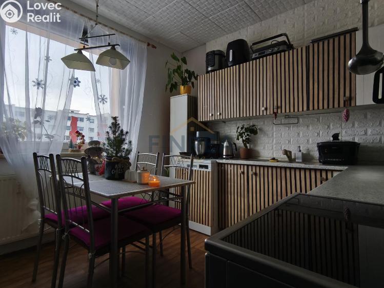 Продажа квартиры 3+1 Jirkov, SNP č. 17