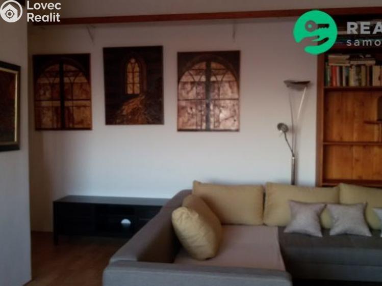 Pronájem bytu 2+KK Hradec Králové, Veverkova č. 4