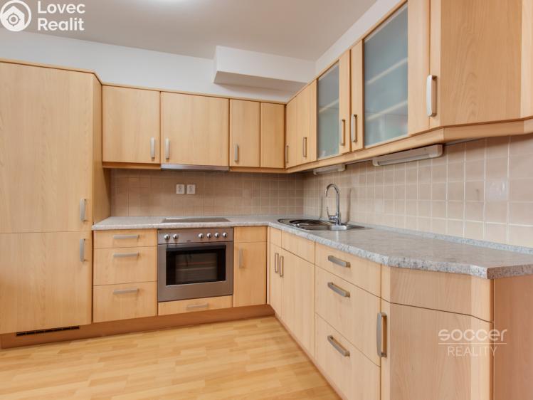 Pronájem bytu 1+KK Praha, Ústavní č. 3