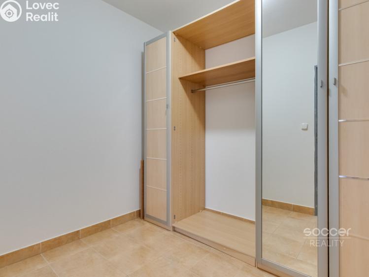 Pronájem bytu 1+KK Praha, Ústavní č. 16