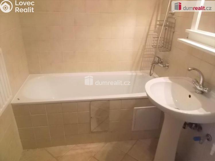 Pronájem bytu 3+1 Praha 10, Dětská č. 9