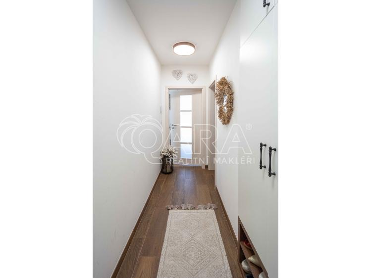 Pronájem bytu 2+KK Roztoky, Lederova 2266 č. 11