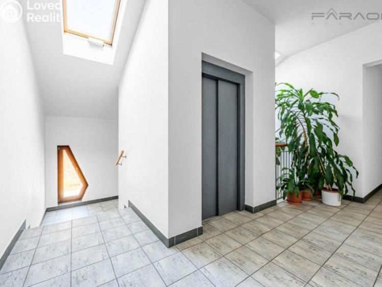 Pronájem bytu 1+KK Praha, Podvinný mlýn č. 9